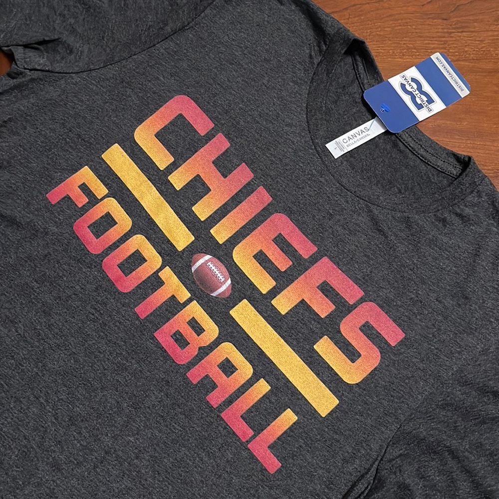 Chiefs‎ Football T-Shirt NWT